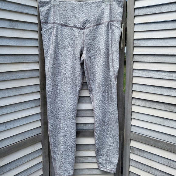 Women's Snake Print Jacquard Leggings | All in Motion | XL - Picture 1 of 15